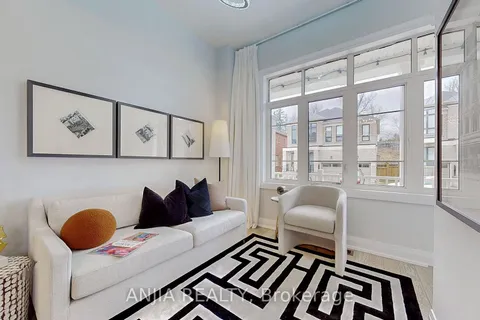 129 Pine Hill Cres, Aurora, ON L4G 3X9