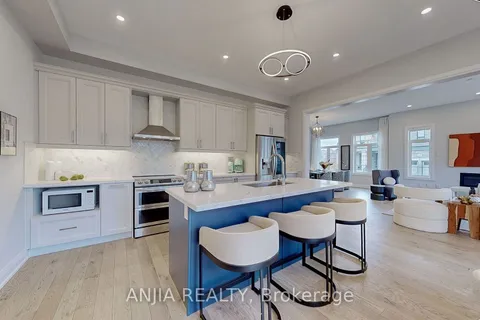 129 Pine Hill Cres, Aurora, ON L4G 3X9