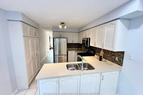 249 Stone Rd, Aurora, ON L4G 6Y8