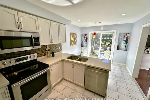 249 Stone Rd, Aurora, ON L4G 6Y8