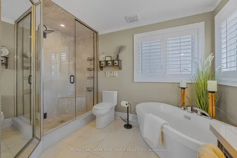 59 Leaden Hall Dr, East Gwillimbury, ON L9N 0R5