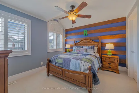 59 Leaden Hall Dr, East Gwillimbury, ON L9N 0R5