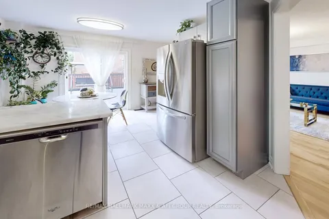 290 Marble Pl, Newmarket, ON L3X 2X9