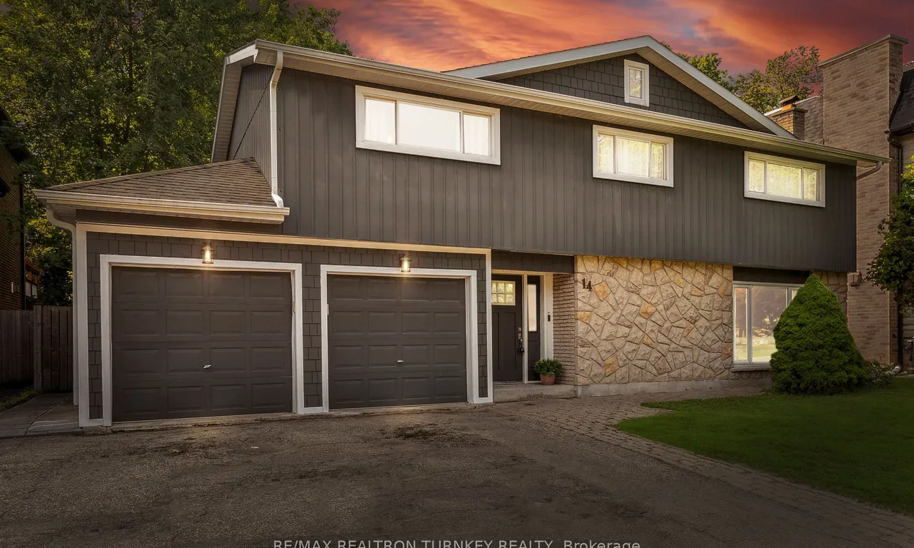 14 Emily Carr St, Markham, ON L3R 2K4