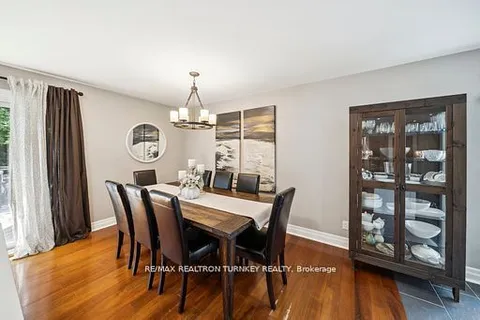 14 Emily Carr St, Markham, ON L3R 2K4