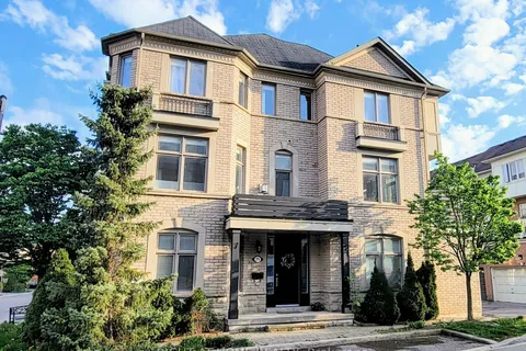 75 Vittorio De Luca Dr, Vaughan, ON L4L 0A8