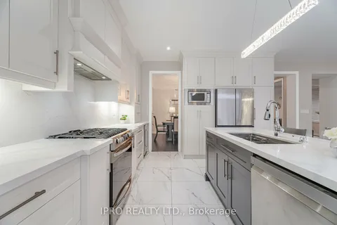 25 Alistair Cres, Vaughan, ON L4H 4T7