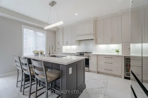 25 Alistair Cres, Vaughan, ON L4H 4T7