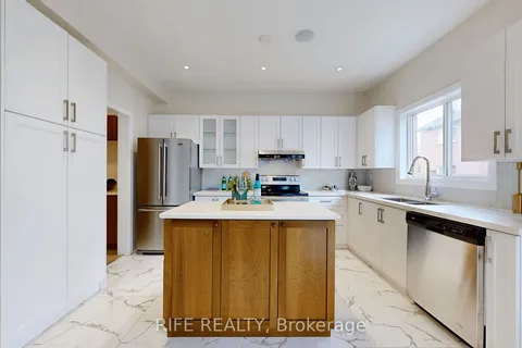 53 Edgewood Cres, Markham, ON L6C 2K7