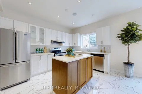 53 Edgewood Cres, Markham, ON L6C 2K7