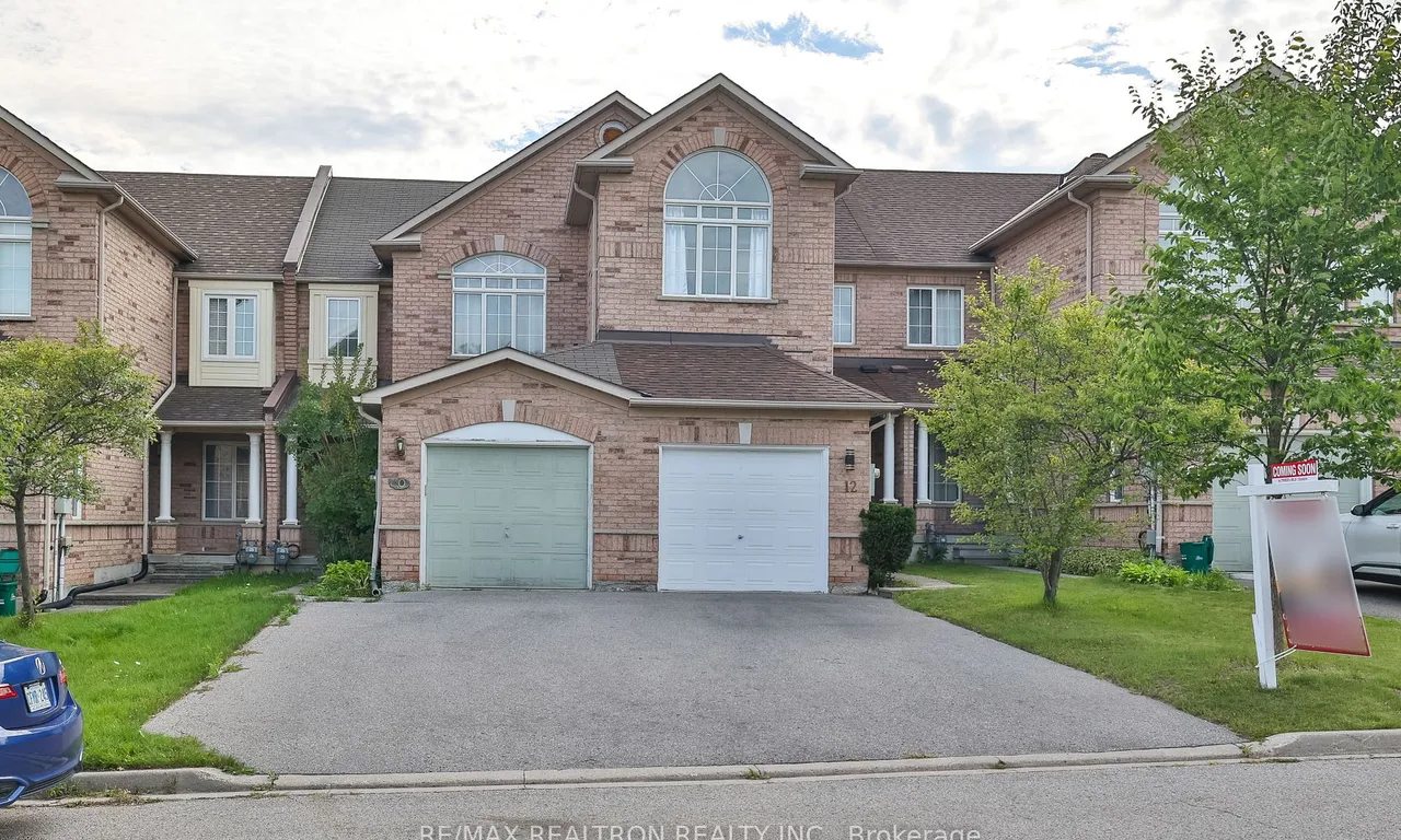 12 Debonair St, Richmond Hill, ON L4C 0R2