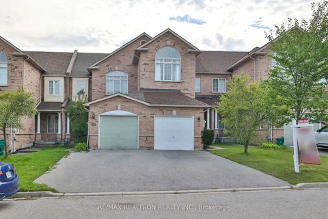 12 Debonair St, Richmond Hill, ON L4C 0R2