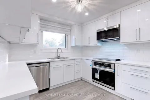 413 Carrville Rd, Richmond Hill, ON L4C 6E5