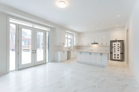 9 Mayflower Gardens, Adjala-Tosorontio, ON L0G 1W0
