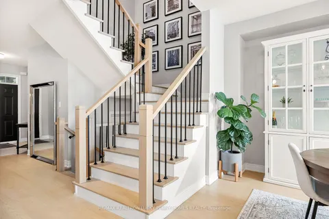 3 Maryterance Crt, Markham, ON L6B 0B1