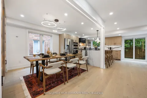 443 Silken Laumann Dr, Newmarket, ON L3X 2H9