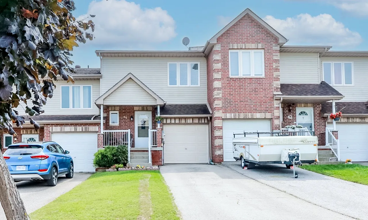 44 Parkside Cres, Essa, ON L3W 0K9