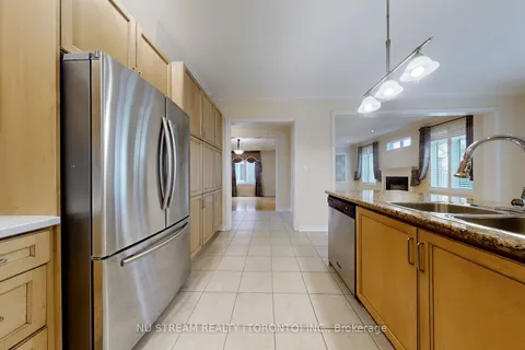 24 Marble Bridge Dr, Richmond Hill, ON L4E 4K5