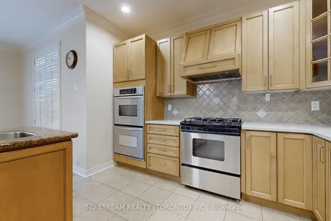 24 Marble Bridge Dr, Richmond Hill, ON L4E 4K5