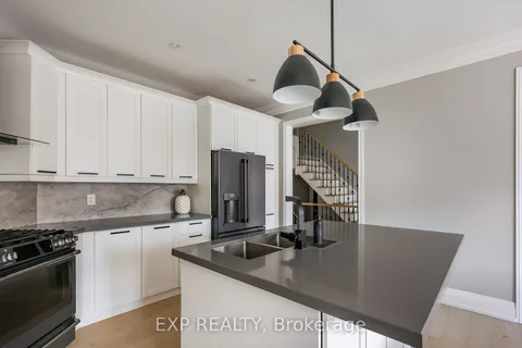 8 Philips Lake Crt, Richmond Hill, ON L4E 0M2