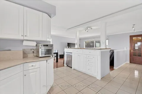 16585 Jane St, King, ON L7B 0G8