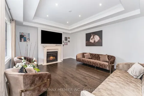 396 Woodgate Pines Dr, Vaughan, ON L4H 3N5