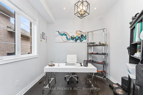 396 Woodgate Pines Dr, Vaughan, ON L4H 3N5