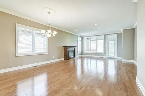 22 Lees Gallery, Whitchurch-Stouffville, ON L4A 1N7