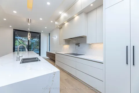 52 Wildwood Ave, Richmond Hill, ON L4E 3B3