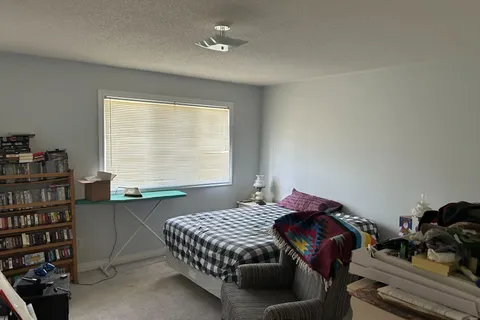 205 Parkway Ave, Georgina, ON L4P 4E1