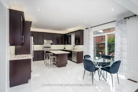 27 Leith Dr, Bradford West Gwillimbury, ON L3Z 0G5