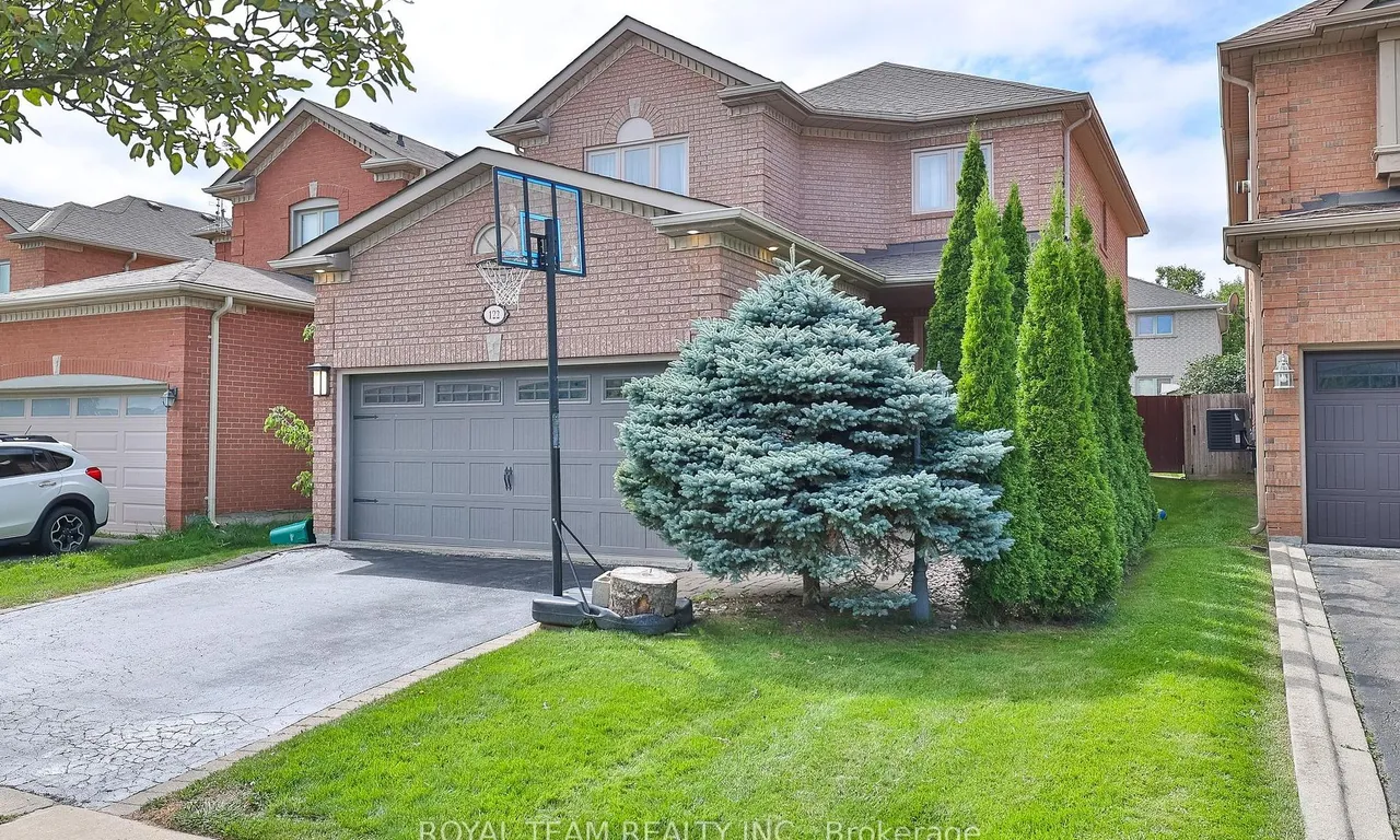 122 Sweet Water Cres, Richmond Hill, ON L4S 2B4