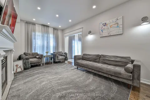 122 Sweet Water Cres, Richmond Hill, ON L4S 2B4