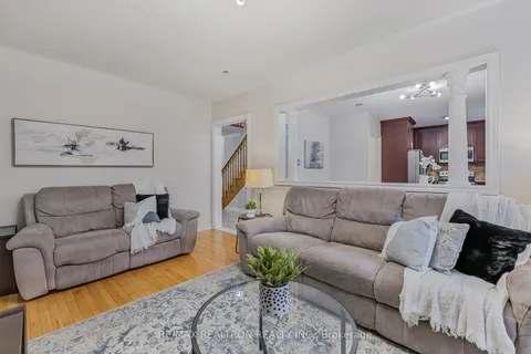 291 Drummond Dr, Vaughan, ON L6A 3E2