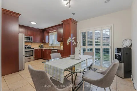 291 Drummond Dr, Vaughan, ON L6A 3E2