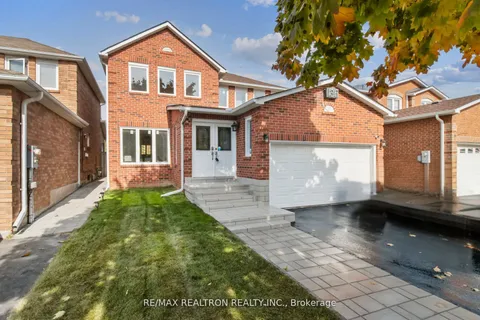 136 Millcroft Way, Vaughan, ON L4J 6P7