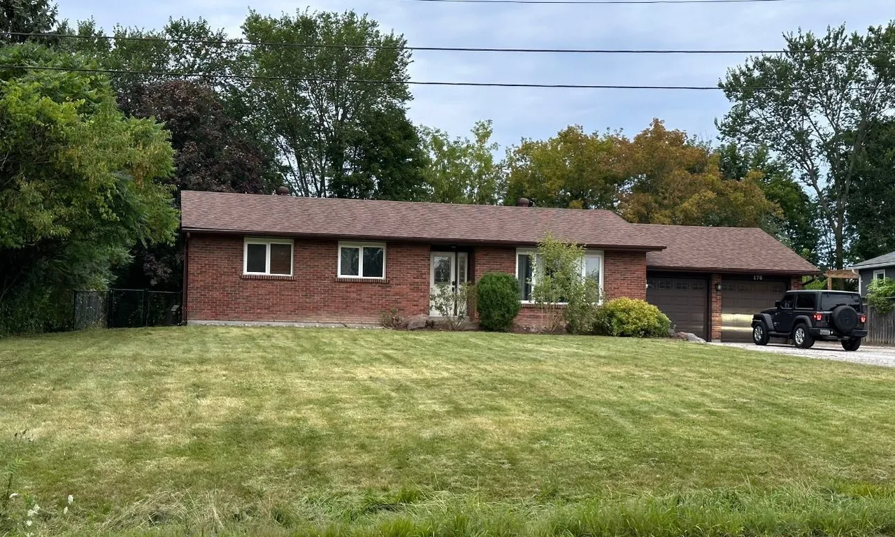 176 Old Homestead Rd, Georgina, ON L4P 3C8