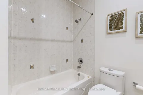 6 Snively St, Richmond Hill, ON L4E 3E7