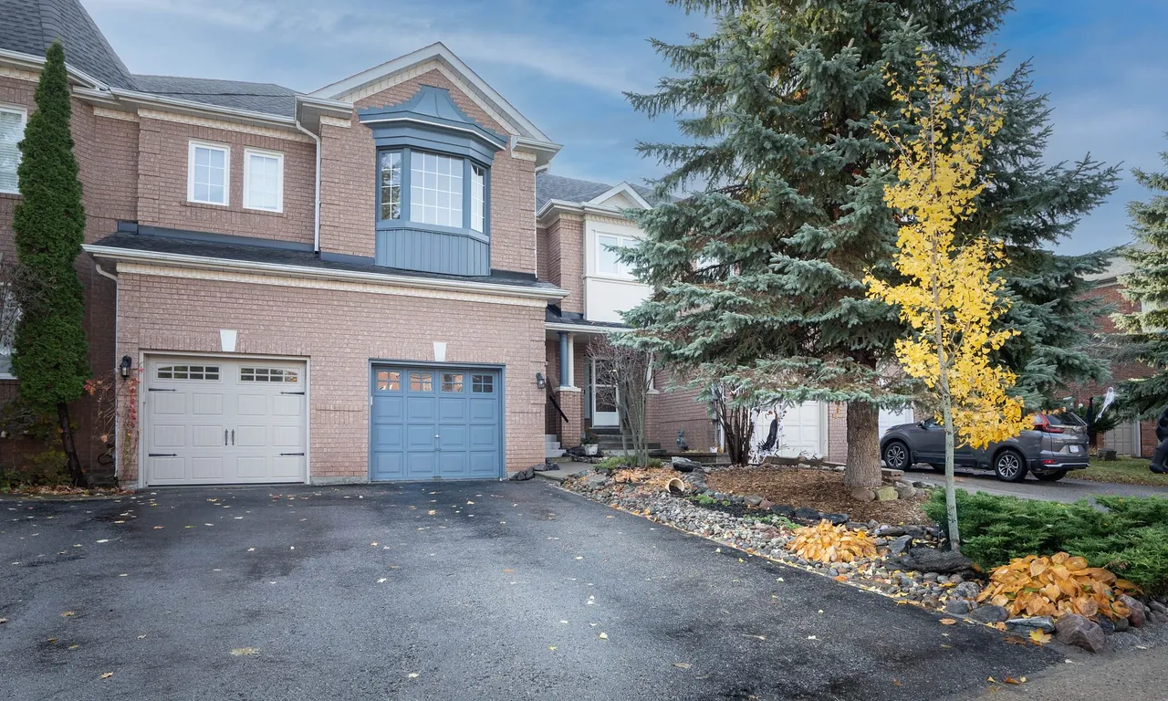 286 Denise Circ, Newmarket, ON L3X 2J9