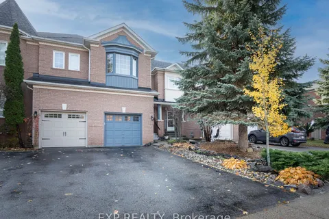 286 Denise Circ, Newmarket, ON L3X 2J9