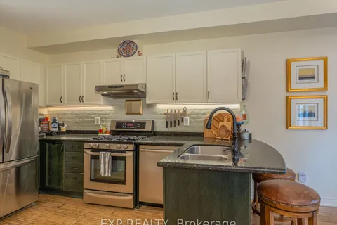 286 Denise Circ, Newmarket, ON L3X 2J9