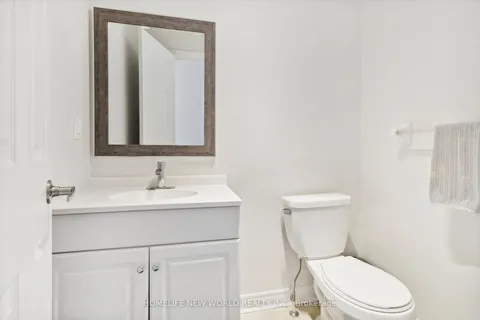 7 Napanee St, Richmond Hill, ON L4E 0X4