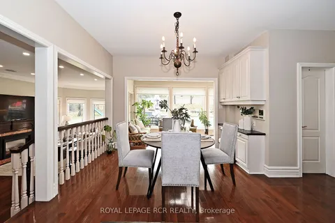206 Corner Ridge Rd, Aurora, ON L4G 6L5