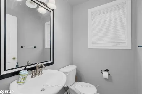 1951 Swan St, Innisfil, ON L9S 0B4