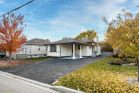 92 Clarence St, Vaughan, ON L4L 1L3