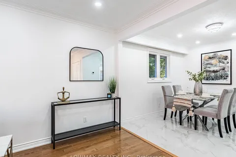 92 Clarence St, Vaughan, ON L4L 1L3