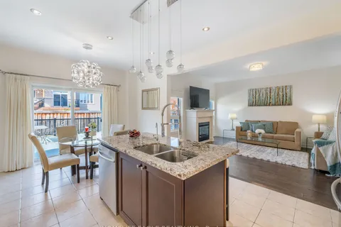 34 Brookview Dr, Bradford West Gwillimbury, ON L3Z 0S5