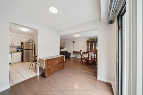 154 Lisa Cres, Vaughan, ON L4J 2N3