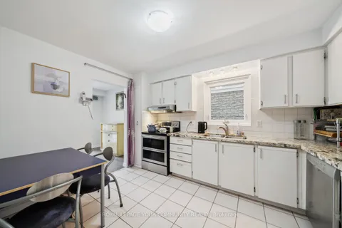 154 Lisa Cres, Vaughan, ON L4J 2N3