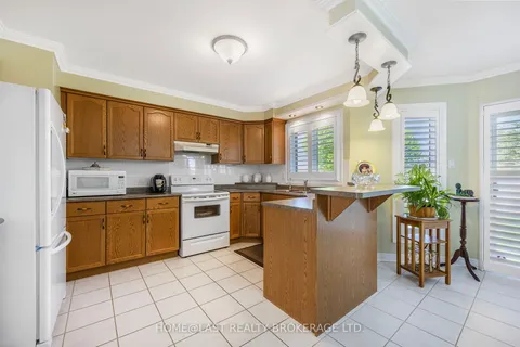 5 Charmaine Cres, Adjala-Tosorontio, ON L0M 1J0